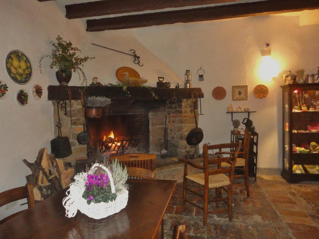 Agriturismo Monterosello ชิตตา ดิ กัสเตลโล ภายนอก รูปภาพ